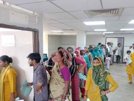 The health department team collected water samples from Saini Colony, where 15 people have died so far.