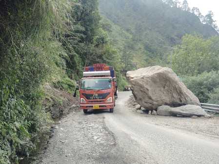 NH from Badhal to Powari is in bad condition
