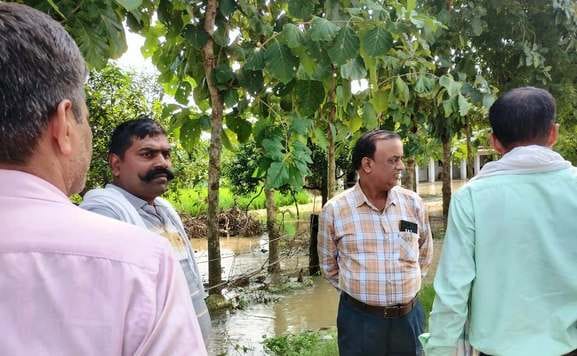 Floodwaters entered several villages as Karmanasha overflowed.