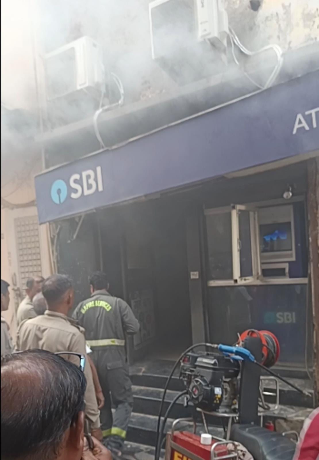 A short circuit caused a fire in the ATM booth.