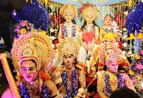 The audience became emotional after watching the staging of Shri Ram Bharat Milap.