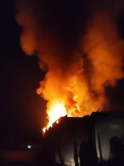 Goods worth lakhs reduced to ashes in fire in tent warehouse
