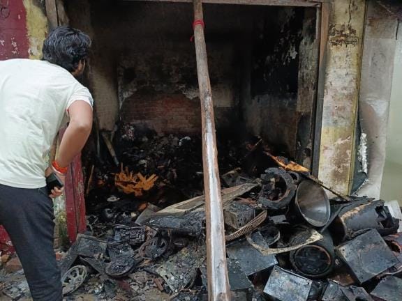 Fire breaks out in electronics shop, goods worth lakhs destroyed