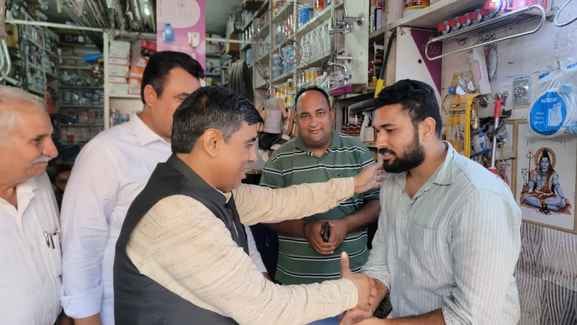 Traders will benefit from the reduction in GST: Mahipal Dhanda