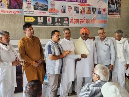 Saini community honored Satyaprakash and Naresh Saini.