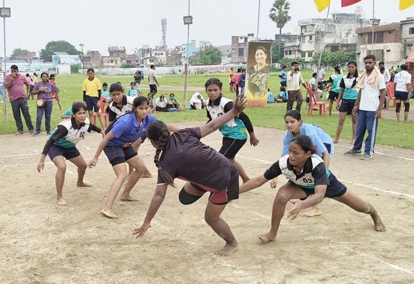 Teams from six divisions reached the quarter-finals