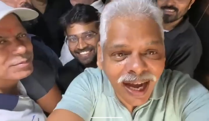 Actor and 10 others stuck in mall lift for 35 minutes