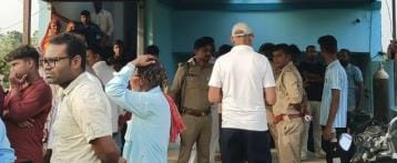 Woman's health deteriorated in a private hospital and she died while being taken to the district hospital.