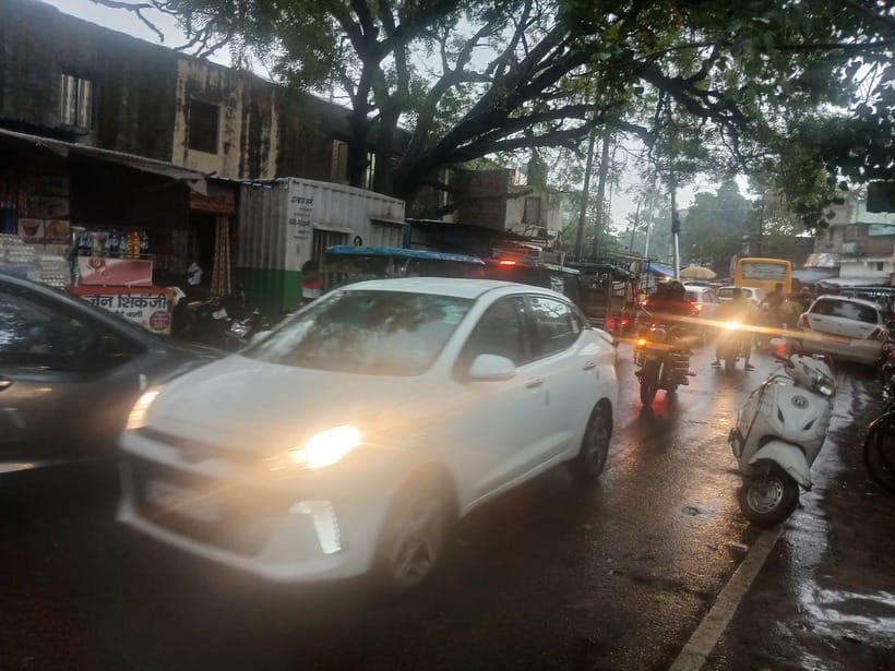 Rain disrupts farmers' sleep, paddy harvesting affected