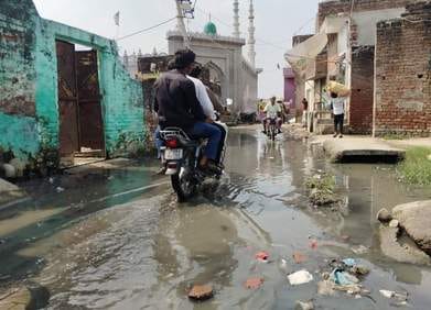 Villagers in Janeta village are troubled by waterlogging and mud.