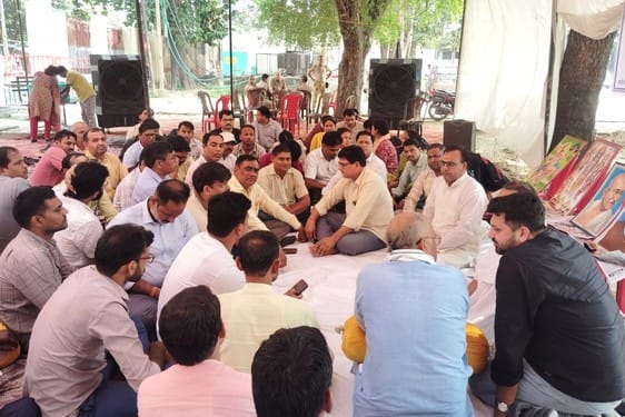 Teachers angry over being called anarchists, will hold a grand panchayat tomorrow