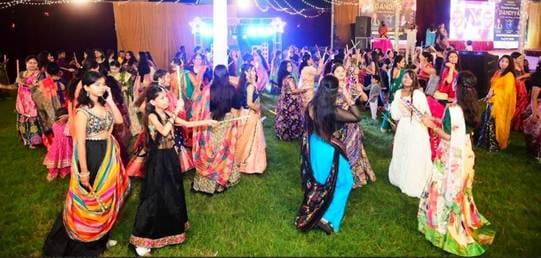 The mind kept dancing and the feet kept moving till late night in Dandiya