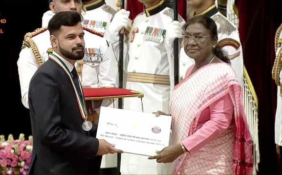 Yogesh Choudhary receives the prestigious My Bharat National Service Scheme Award