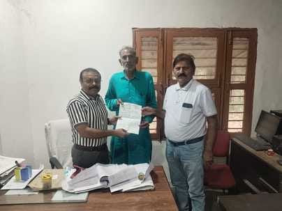 The union demanded crop insurance and price difference payment.