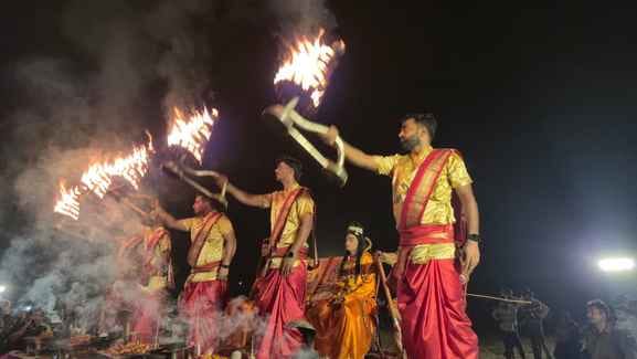 As soon as the effigy of Ravana was burnt, Jai Shri Ram echoed.