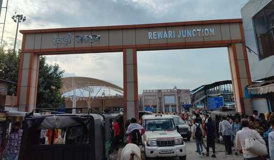 Court imposes fine for violation of no parking rule in railway station premises