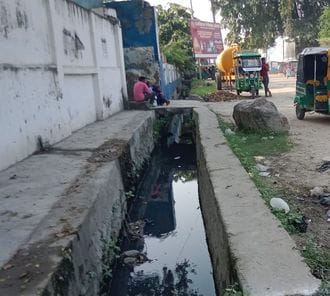 Open drains in the city have become fatal, NGT's instructions have also become ineffective.