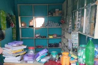 Thieves broke the wall and stole the goods