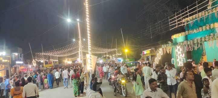 Crowds walked eight kilometers in the city, and pandals thronged with devotees.
