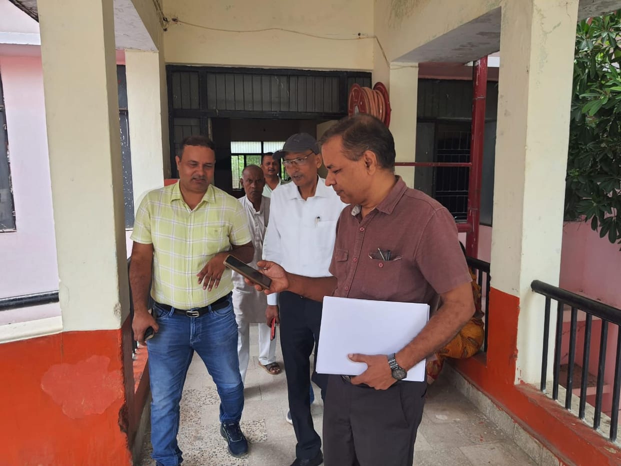 The team arrived to investigate the case of beating of the pharmacist
