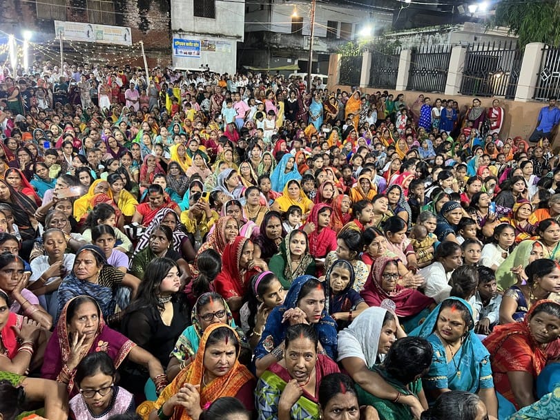Thousands of people witnessed the 500-year-old historic Bharat Milap in Mau.