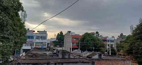 Clouds keep coming and going, chances of rain today