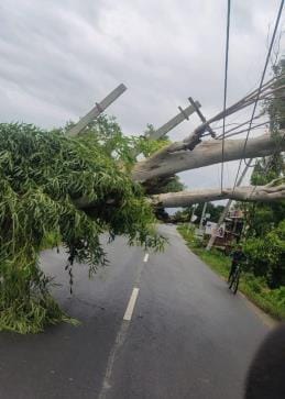 Rain wreaks havoc...electricity in 500 villages remains disrupted for the second day as well