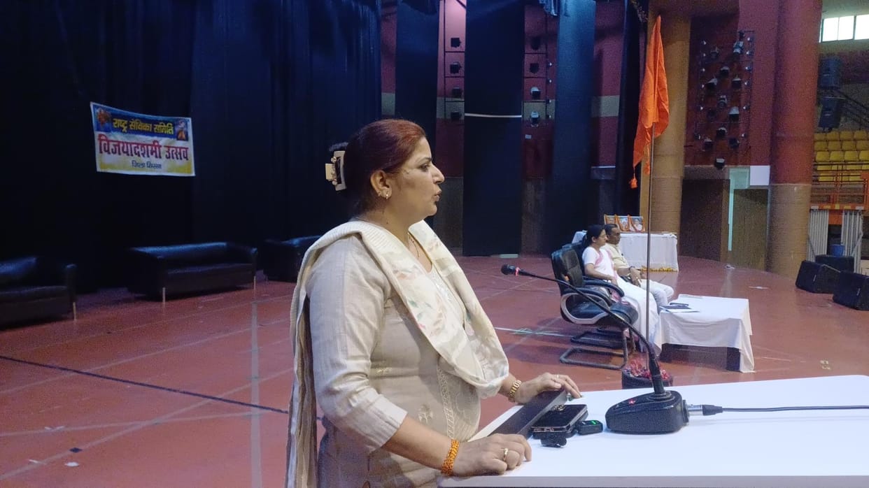 Women police station in-charge Darshana Devi making women aware at CDLU in Sirsa.