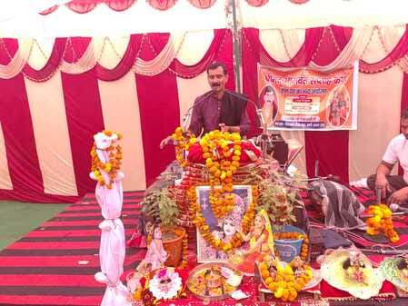 One who cannot love his parents cannot understand God: Shivam Shastri