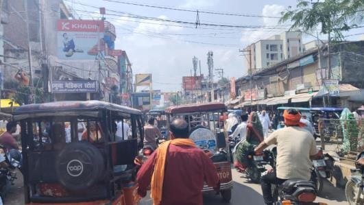 Route not fixed, e-rickshaws causing traffic jams