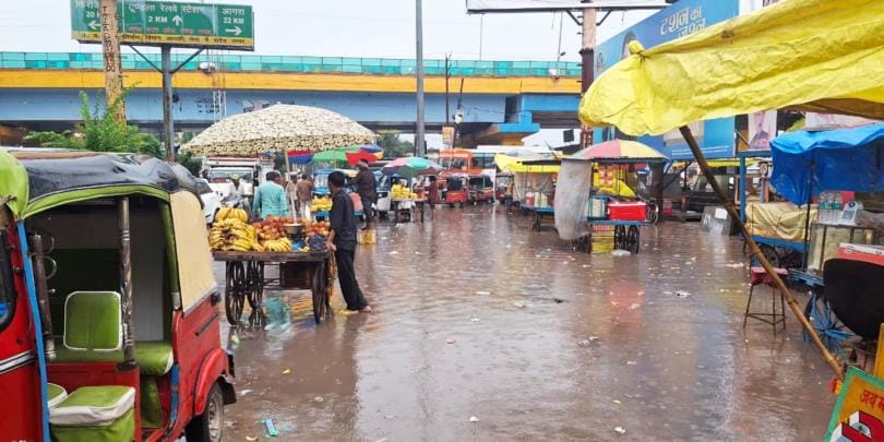 Rain brings coolness to the weather, temperature drops by 4 degrees