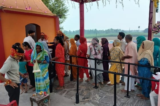 A procession was taken out before the immersion.