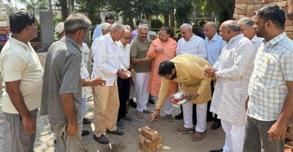 Both the green belts of Vikas Nagar will be renovated, greenery will bloom at a cost of Rs 36 lakh.