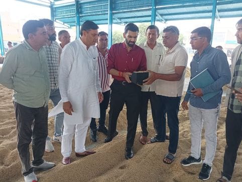 Instructions not to stop paddy procurement or lifting work on the pretext of rain