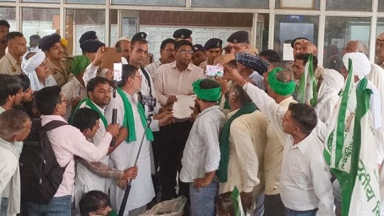 Demand for compensation for crops damaged due to waterlogging