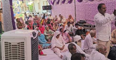 Devotees took spiritual pleasure in the satsang