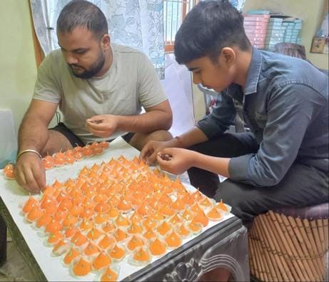 ... Leaving the job, he is making laddus, modaks, uruli candles at home.