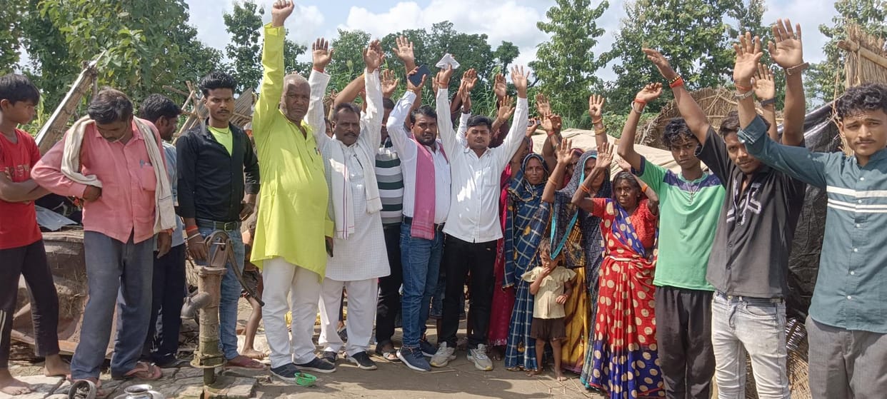 Chauhan community protested against the removal of encroachment in Bajupatti.