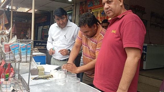 Crackdown on cheese sellers, four samples sealed, butter destroyed