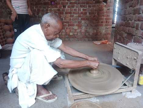 Artisans busy making diyas