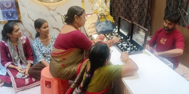 Bullion market shines on Karwa Chauth, search for designs in lightweight jewellery