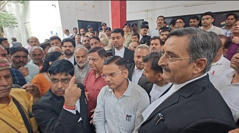ग्वालियर में अंबेडकर को लेकर दो वर्ग आमने-सामने