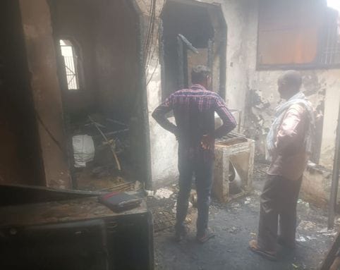 A short circuit caused a fire in the house, causing loss of lakhs.