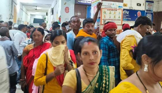 OPD 1400 in the district hospital, more people suffering from seasonal diseases