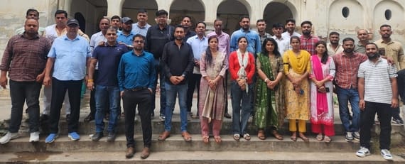 Patwaris wear black bands to protest
