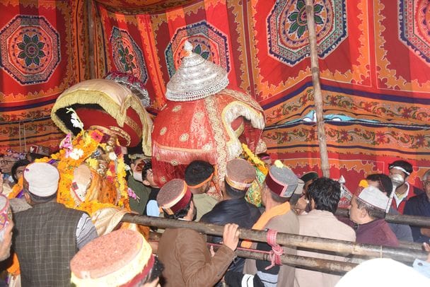 Before the invasion of Lanka, the gods bestowed powers on Lord Raghunath.