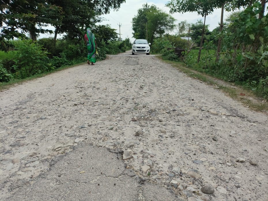 The road from Aliyapur intersection to Chaprala underpass is in a dilapidated condition, sugarcane farmers will be troubled