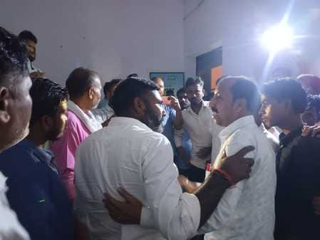 Farmers create ruckus at the cooperative society over the lifting of fertilizer at night