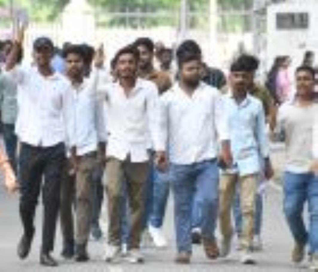 LU: Memorandum given to the Vice Chancellor on dissatisfaction in the admission process