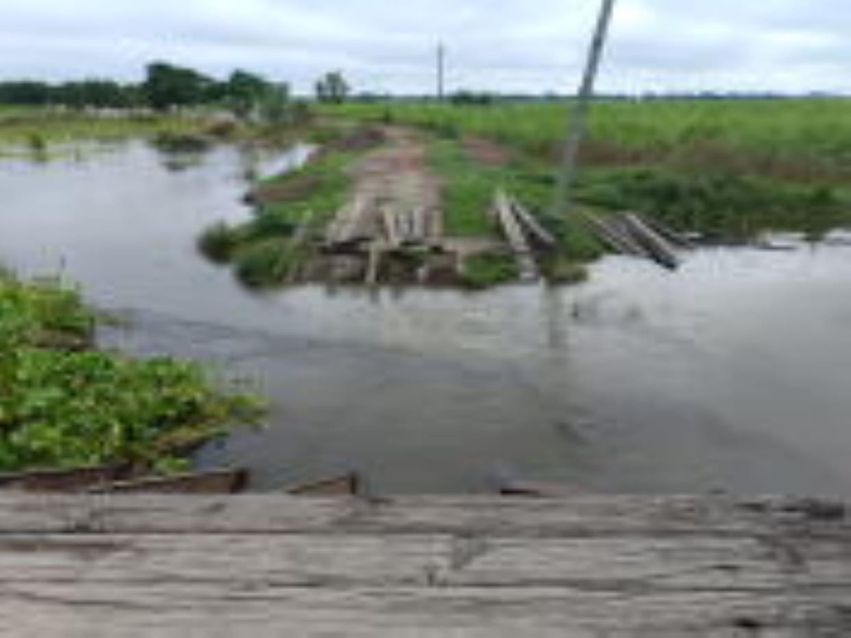 The approach to the pontoon bridge collapsed, bringing traffic to a halt.